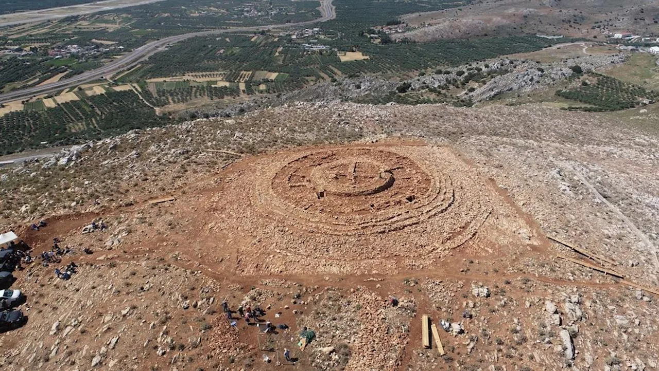 Mysterious 4,000-year-old 'palace' with maze-like walls found on Greek island of Crete