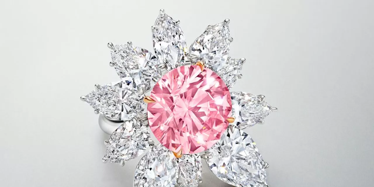 Il diamante rosa più raffinato al mondo è stato venduto all'asta