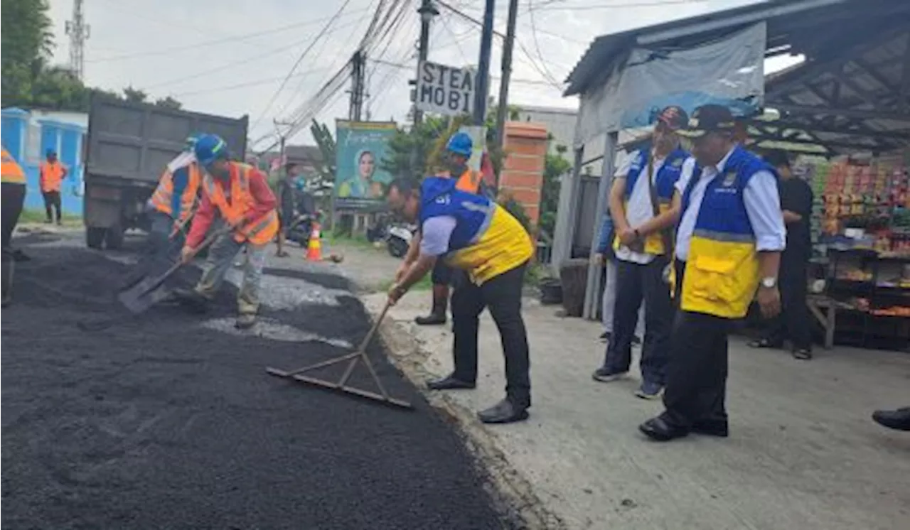 Percepat Perbaikan Infrastruktur, Wali Kota Helldy Resmikan Program Mantri Jalan