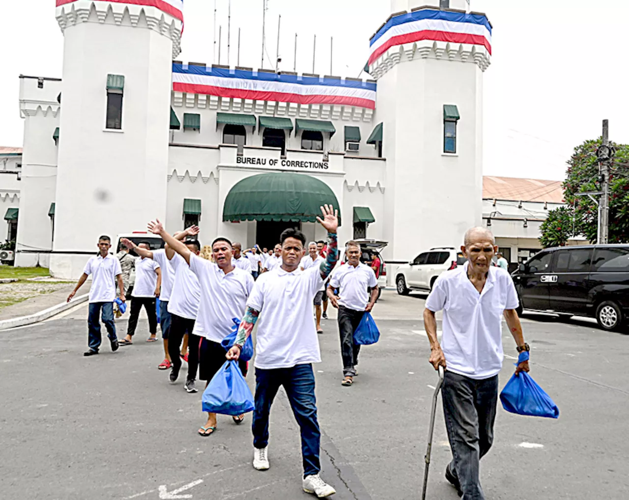 126 prisoners regain freedom on Independence Day