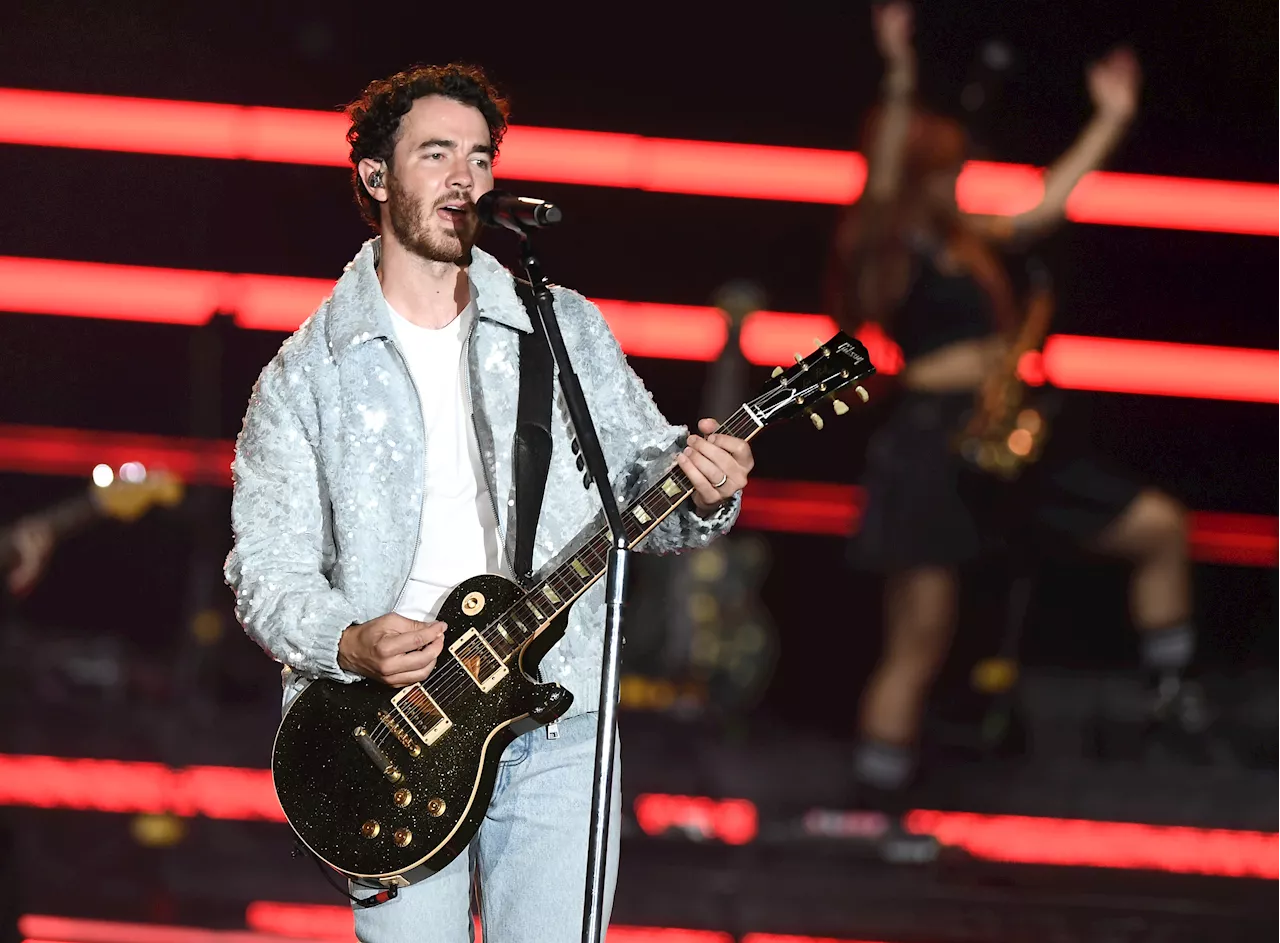 Kevin Jonas undergoes surgery to remove skin cancer