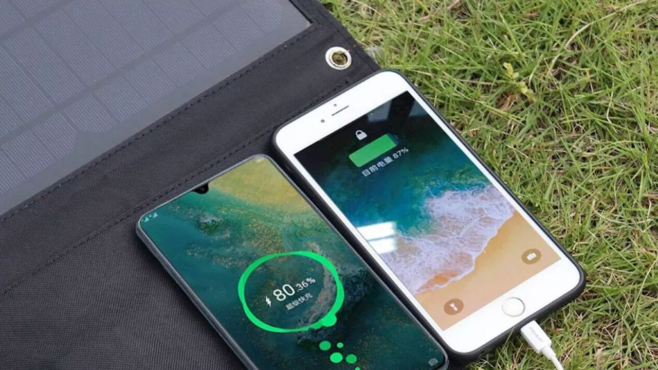 Ce chargeur de smartphone solaire en promotion à moins de 15 euros vous accompagne partout