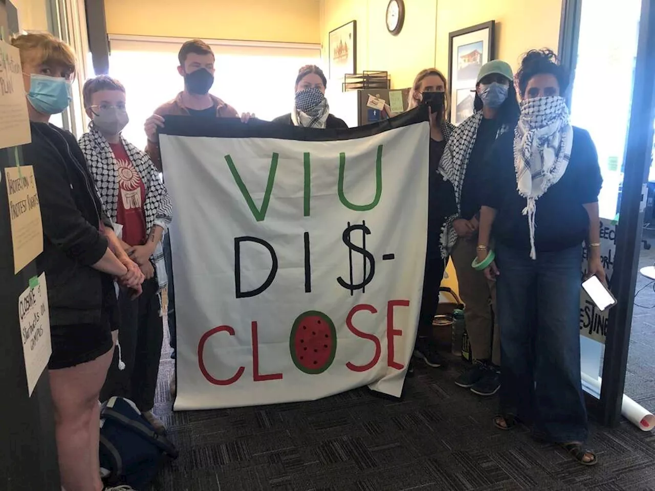 Pro-Palestinian activists briefly occupy VIU administration building