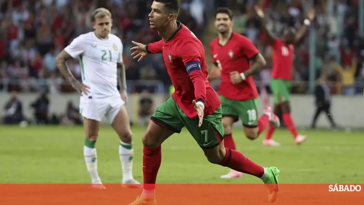 Cristiano Ronaldo superou 900 golos de carreira com 'bis' à Irlanda