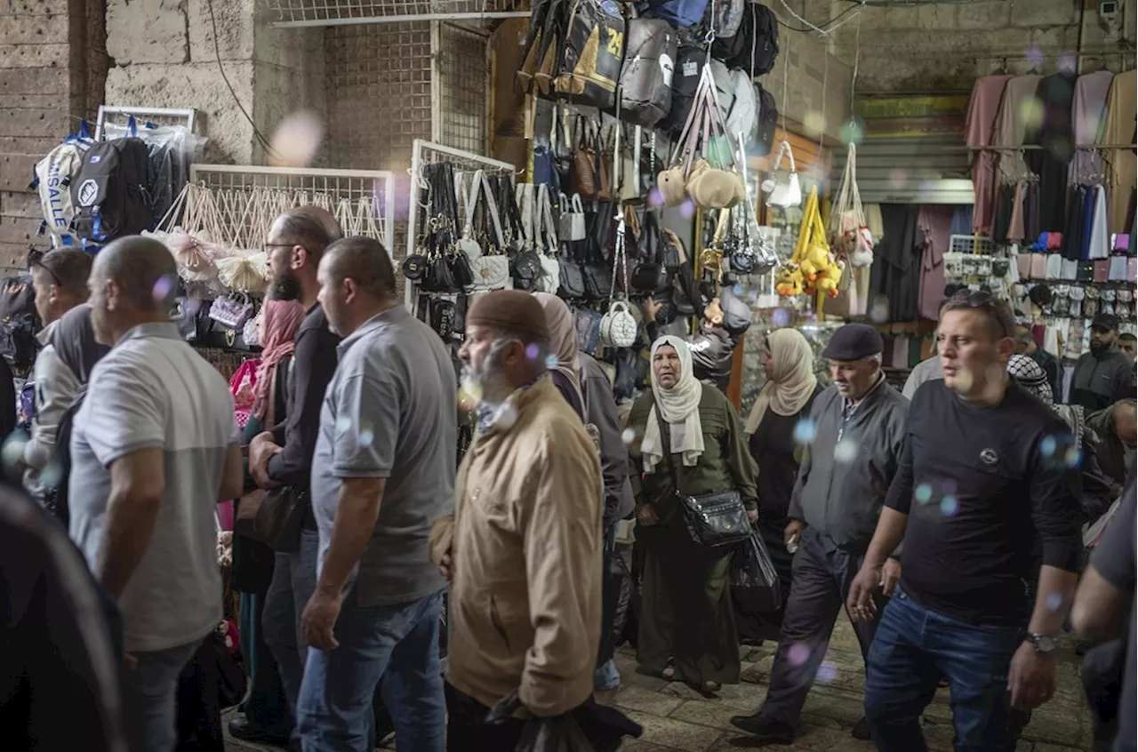 مستوطنون يطلقون النار على تاجر فلسطيني في البلدة القديمة بالقدس (فيديو)