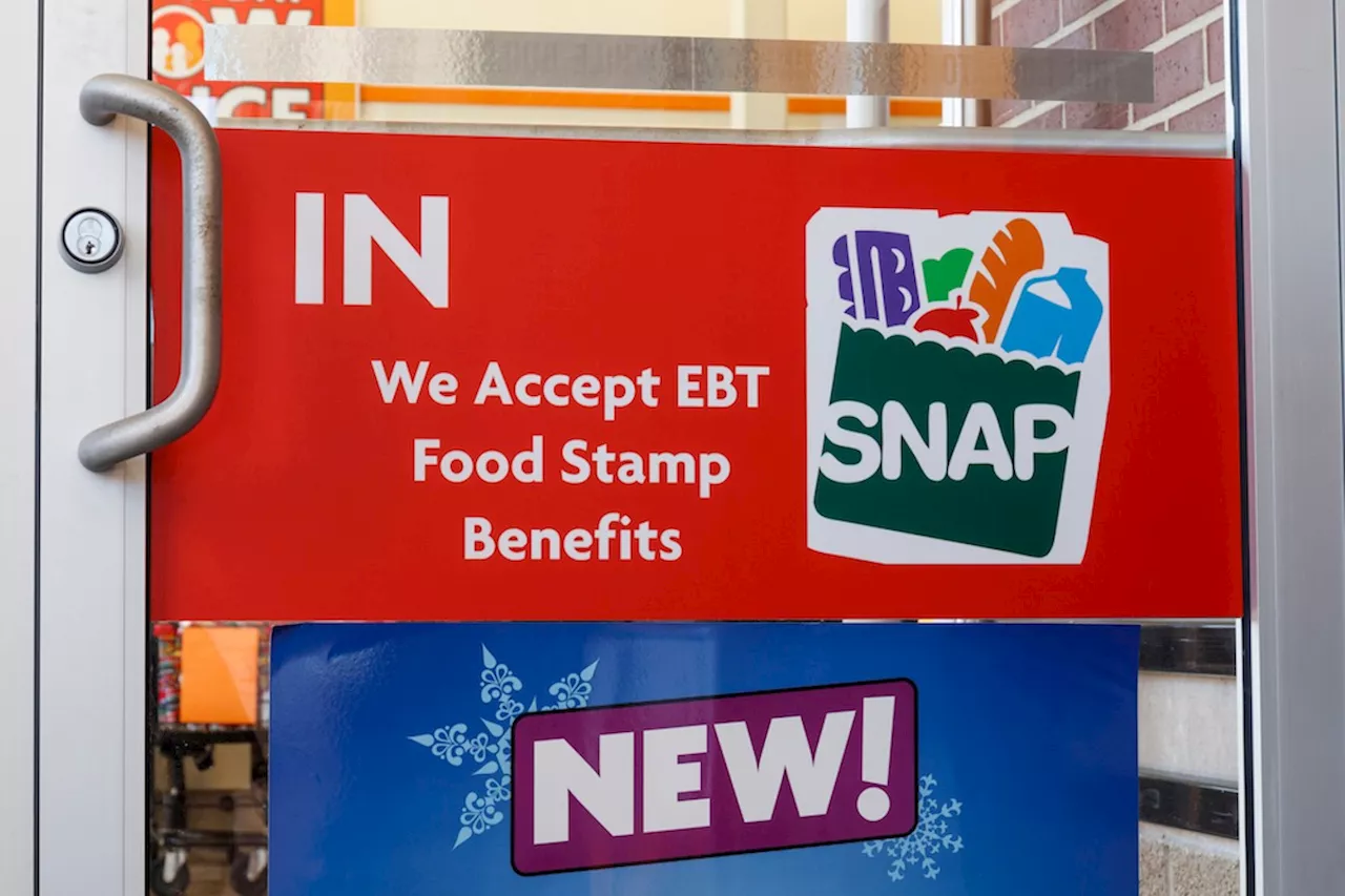 Feds could freeze funding if Texas doesn't speed up Medicaid, food stamp applications