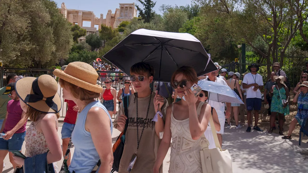 Greece: Athens closes Acropolis and schools as heatwave strikes