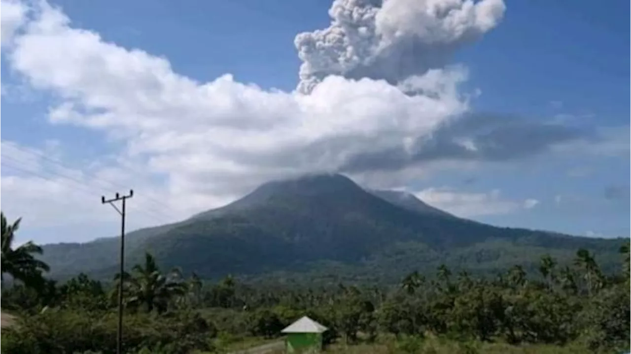 Badan Geologi: Gunung Lewotobi Terus Erupsi, Waspada Sektor Timur Laut karena Ada Aliran Lava