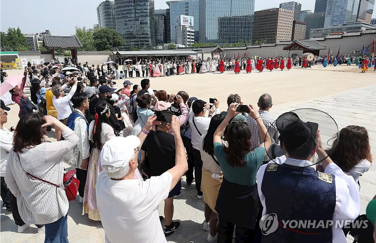 [K관광 회복]명동 호텔 예약률 벌써 80∼90% 수준…카지노도 '미소'