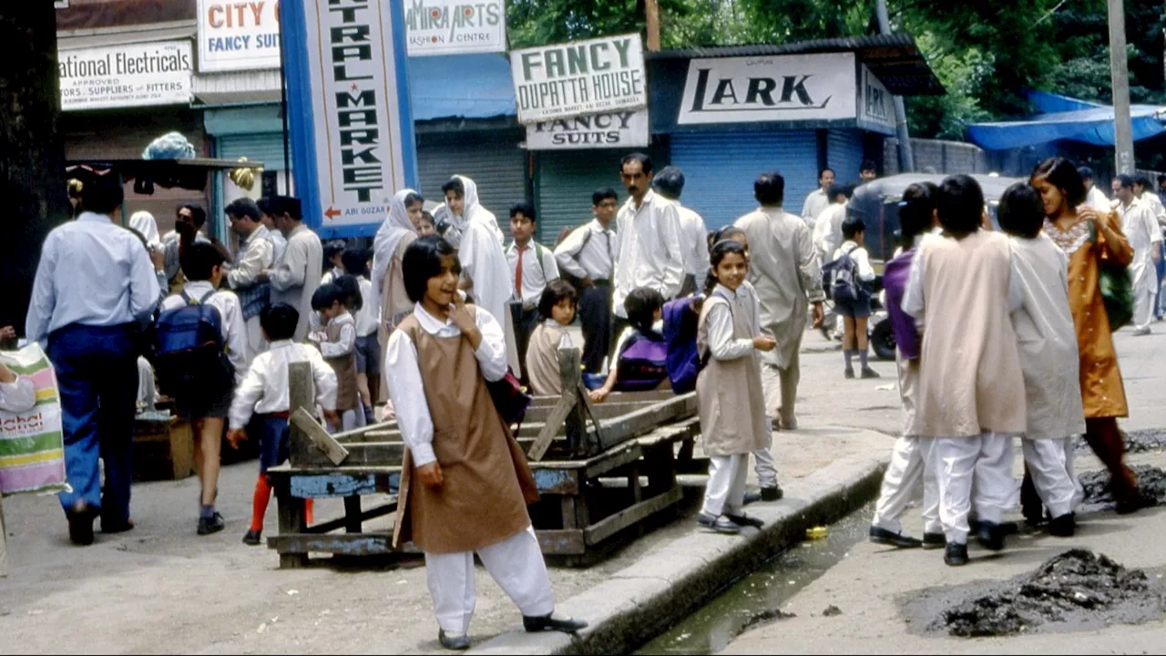 घाटी के स्कूलों में गूंजेगा जन गण मन... जम्मू-कश्मीर के स्कूलों की मॉर्निंग असेंबली में राष्ट्रगान को शामिल करने के निर्देश