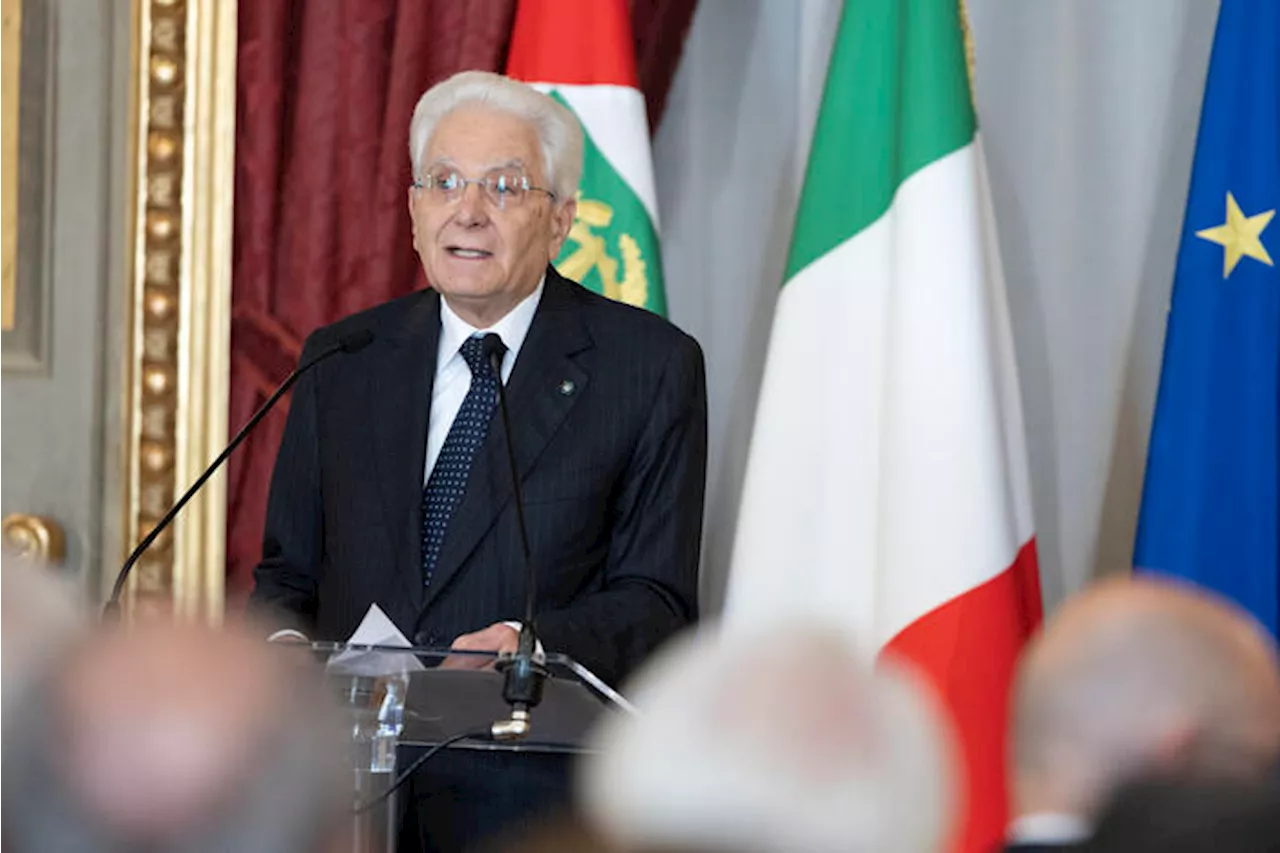 Mattarella consegna la bandiera olimpica agli azzurri. Malagò: 'vogliamo battere il record di Tokyo'