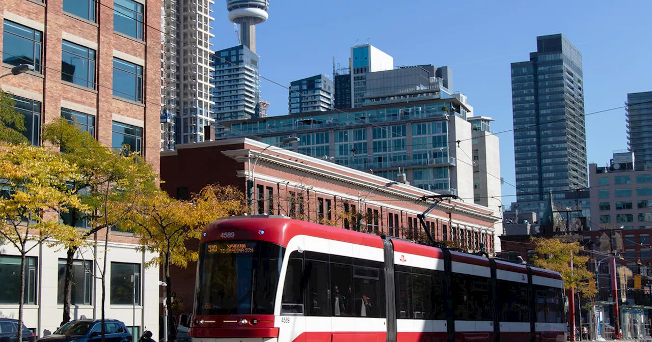 Toronto commuters prepare for buses to replace busy streetcar route for rest of the year