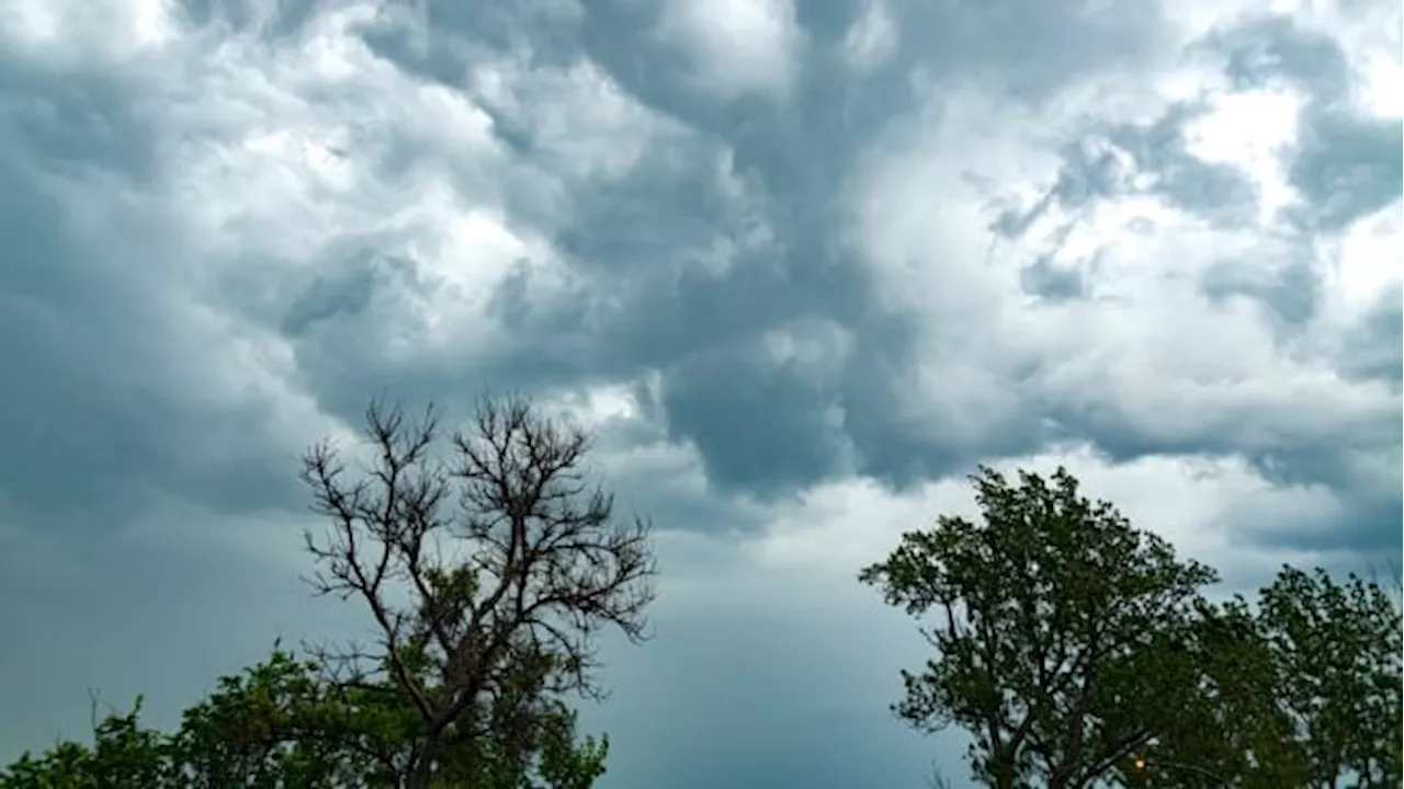 'High risk' of tornado in western Quebec late this afternoon