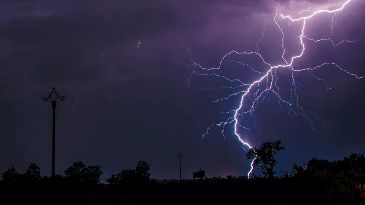 Severe thunderstorm warnings, tornado watches possible amid high risk of storms in Ontario, Quebec