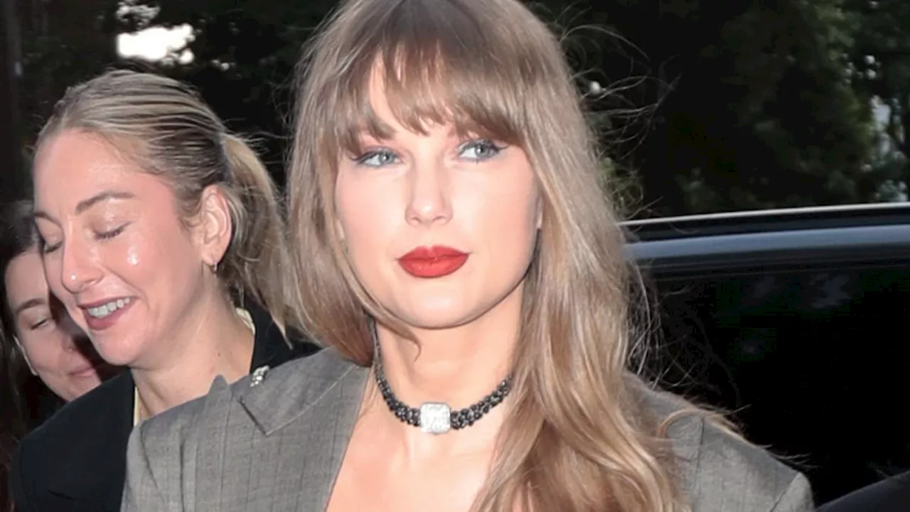 Taylor Swift's new girl squad! Singer parties in London's Notting Hill