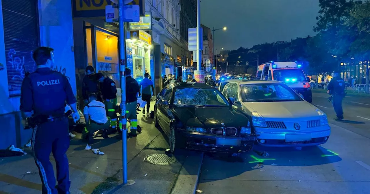 Auto fuhr in Wien gegen Fußgänger: Mehrere Menschen schwer verletzt