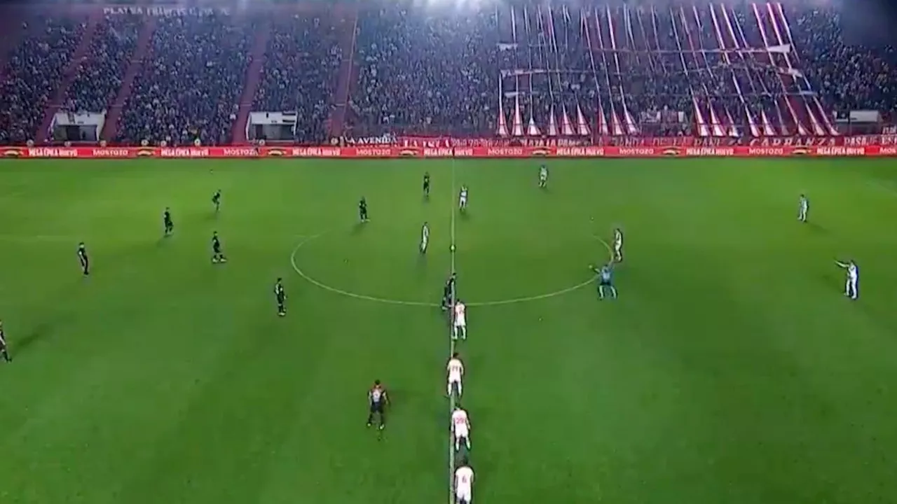 En la cancha de Argentinos Juniors cantaron contra Javier Milei y la Ley Bases