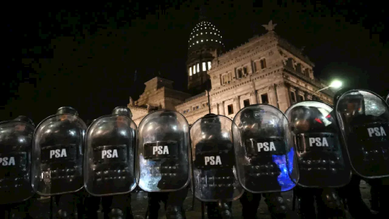 Senado argentino aprobó Ley Bases de Javier Milei en medio de una jornada con protestas