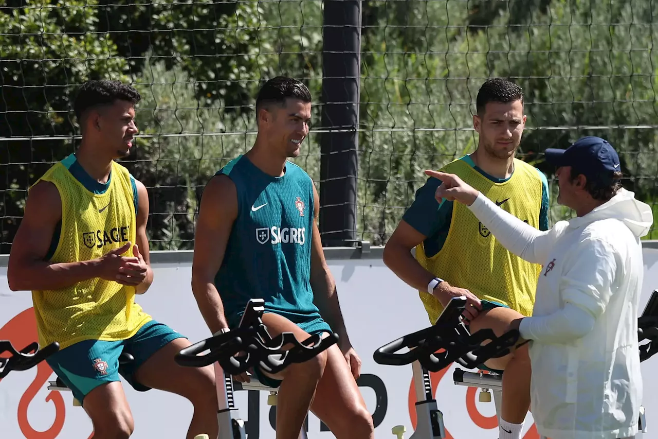 Euro 2024: Portugal realiza último treino em solo luso e viaja para a Alemanha