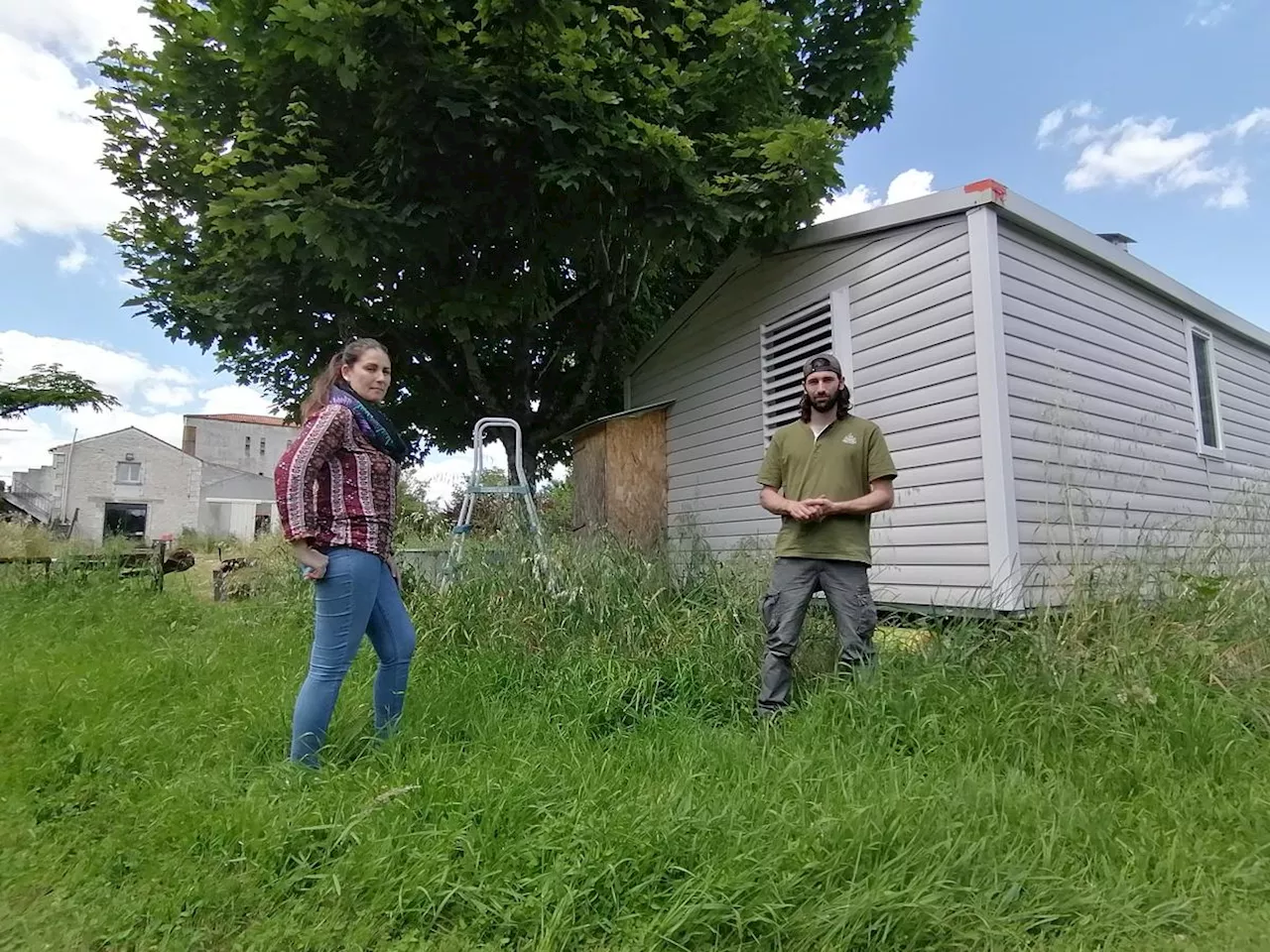 « Toute notre vie est dans des cartons », un an après le séisme en Charente-Maritime