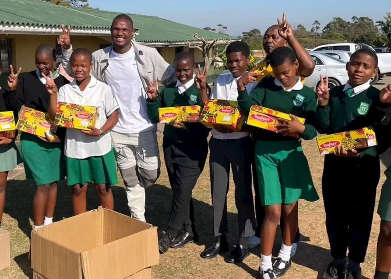 Kaizer Chiefs star sponsors high school kids