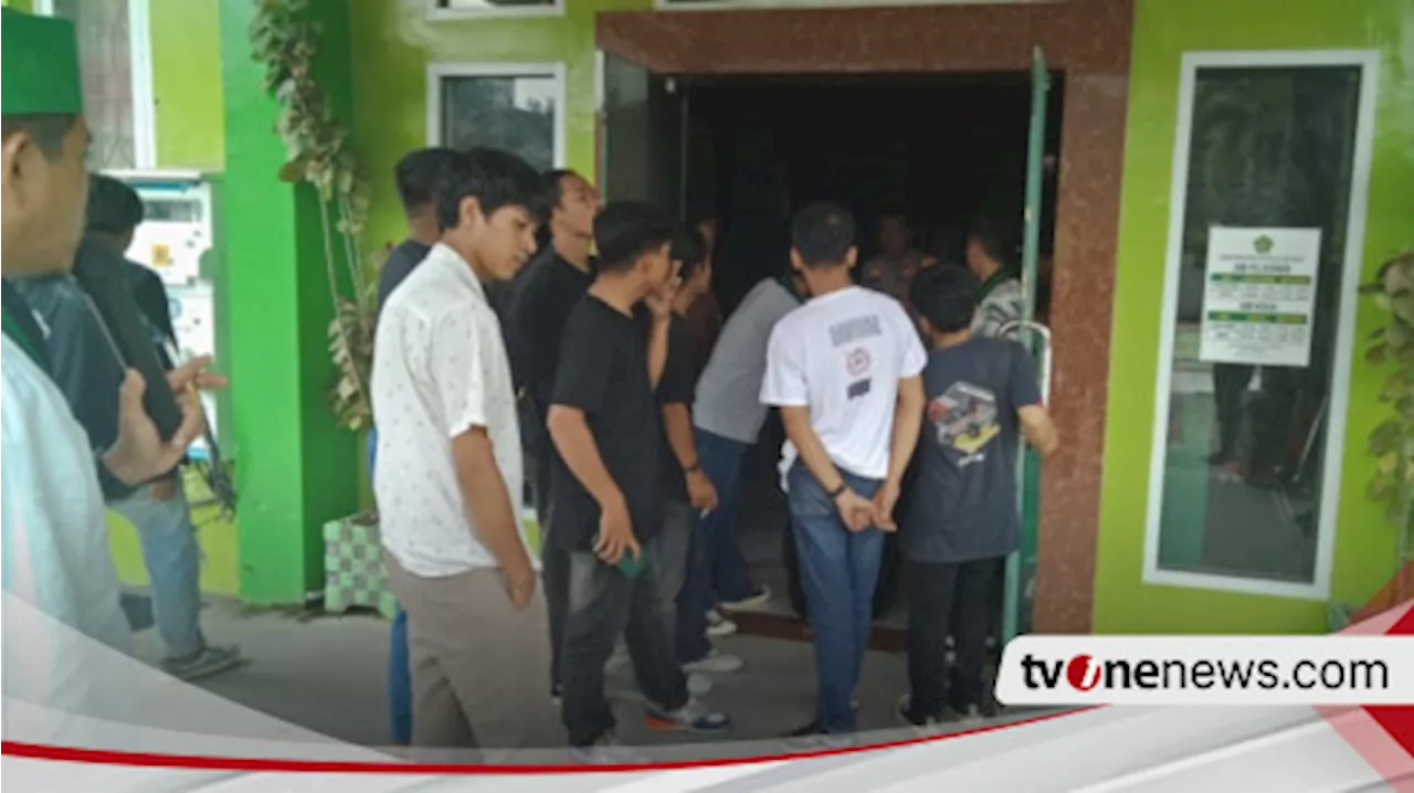 Demo Desak Copot Kemenag Mamuju Akibat Diduga Terlibat Pungli Dana Haji Berakhir Ricuh