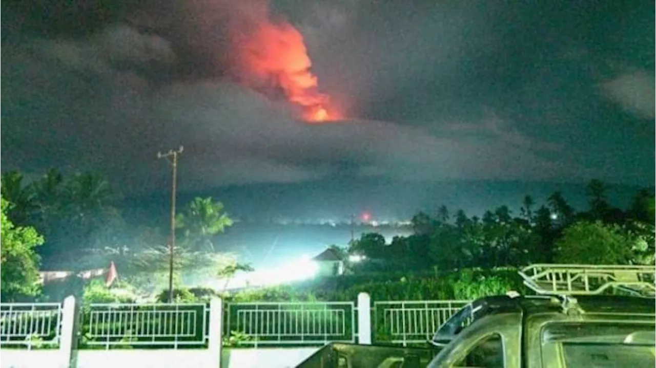 Erupsi, Gunung Lewotobi Letuskan Abu Vulkanik 700 Meter