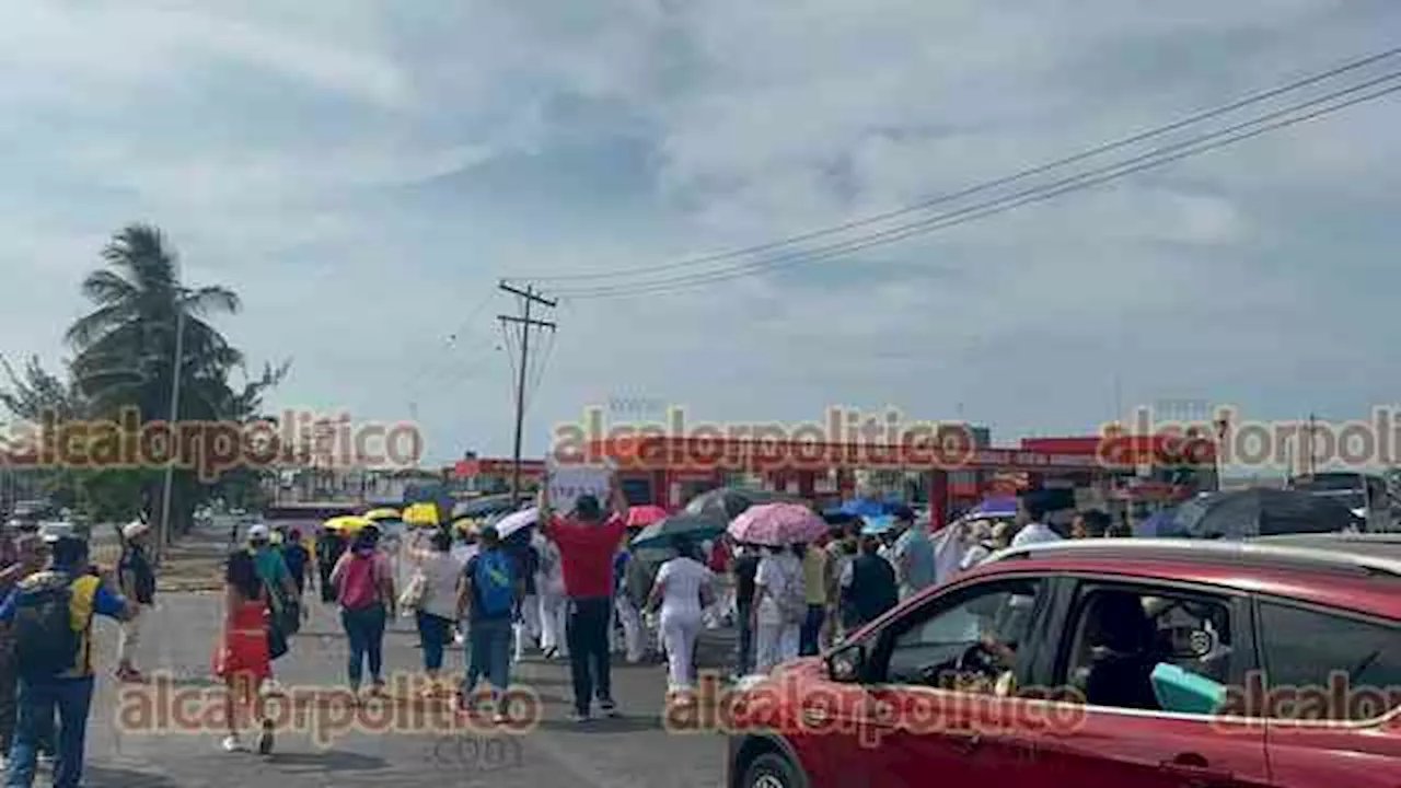 De nuevo protesta personal del IMSS Veracruz para exigir climas y elevadores