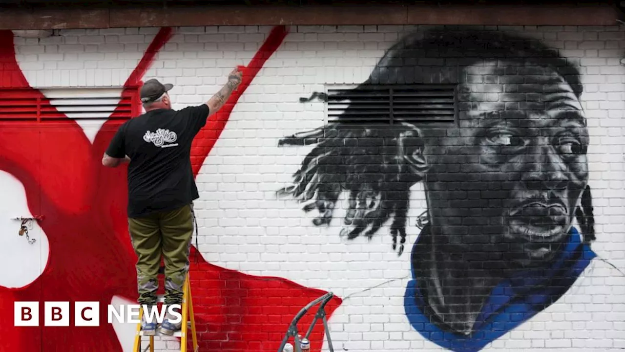 Eberechi Ezemural mural added to Bermondsey estate