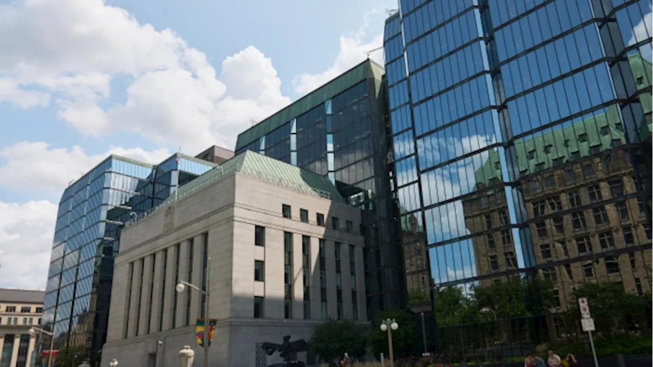 Former BoC governor predicts interest rates around 3% by 2026