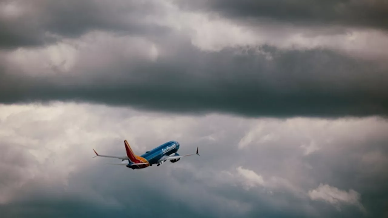 Southwest Plane Plunged Within 400 Feet of Ocean Near Hawaii