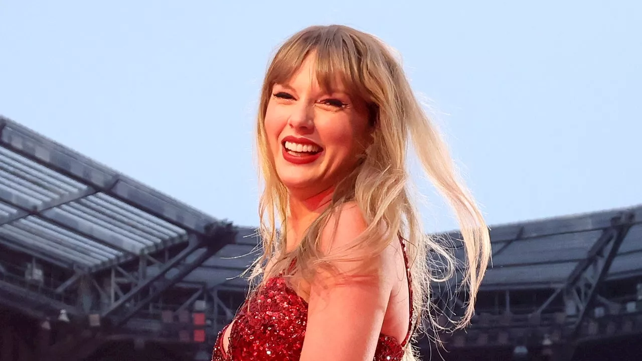 Taylor Swift Watches Travis Kelce and Kansas City Chiefs' Ring Ceremony From Liverpool: 'Joining the Party'