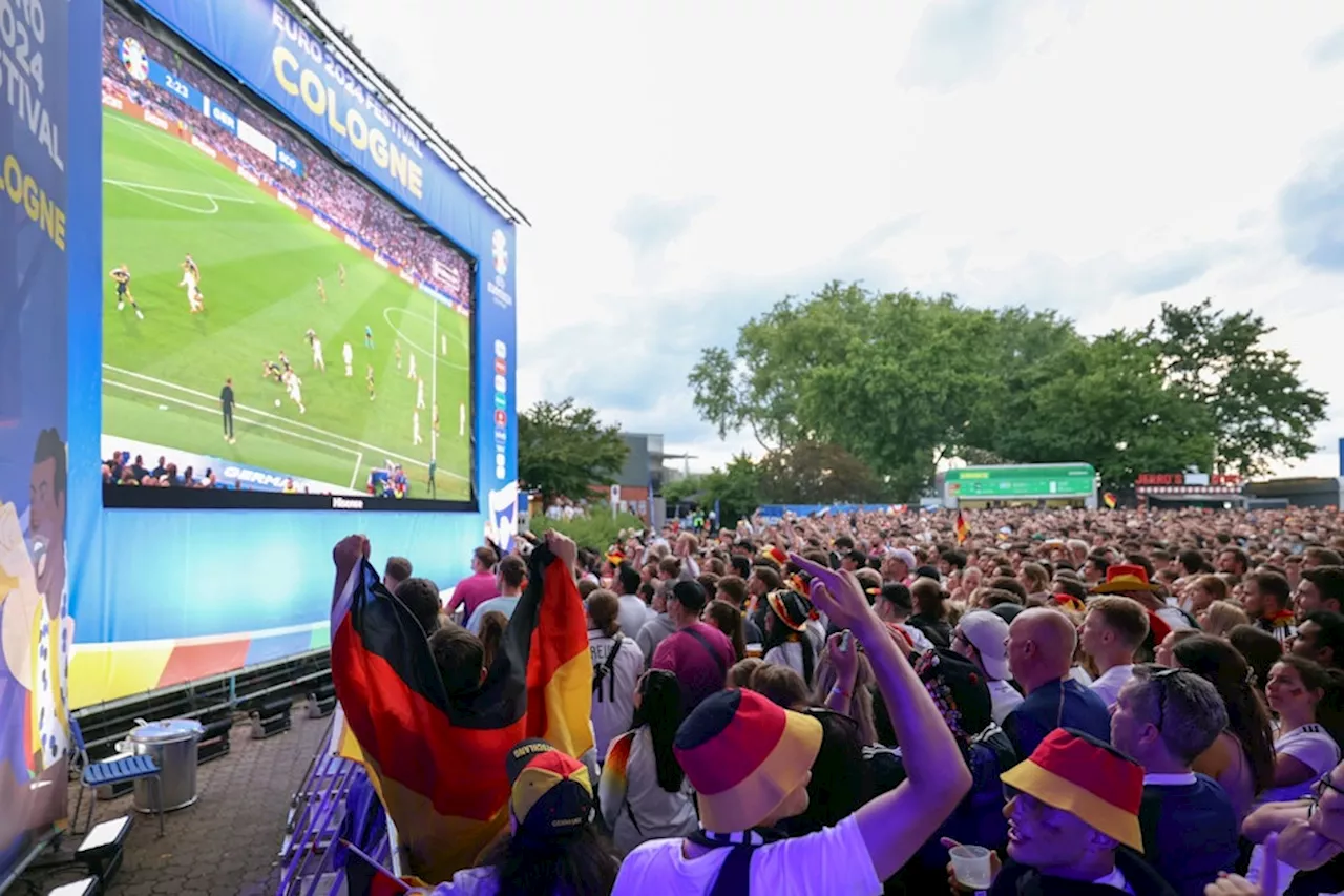 Tanzbrunnen: Kölner Fans mit Vorahnung in der 62. Minute