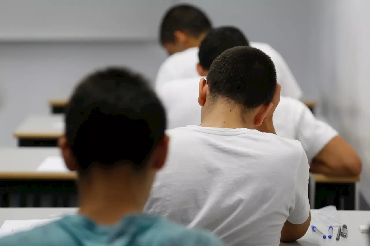 Primeira fase dos exames nacionais começa esta sexta-feira com mais de 150 mil alunos inscritos