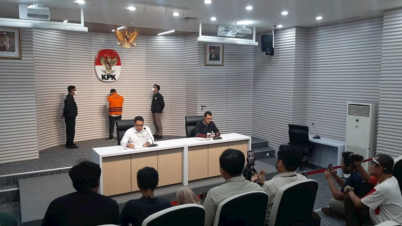 Ketika KPK Tahan Kembali Tersangka Baru Kasus Suap Jalur Kereta Api...