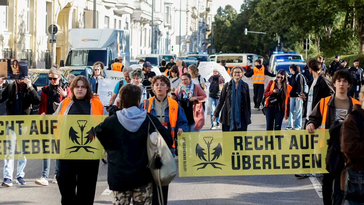 Protest in Wien, dann nimmt Polizei 12 Klimakleber fest