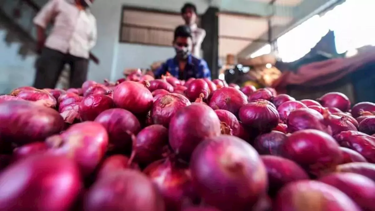 Onion Price Hike: फिर आम जनता को रुला रहा है प्याज, आलू के भी बढ़ रहे हैं भाव