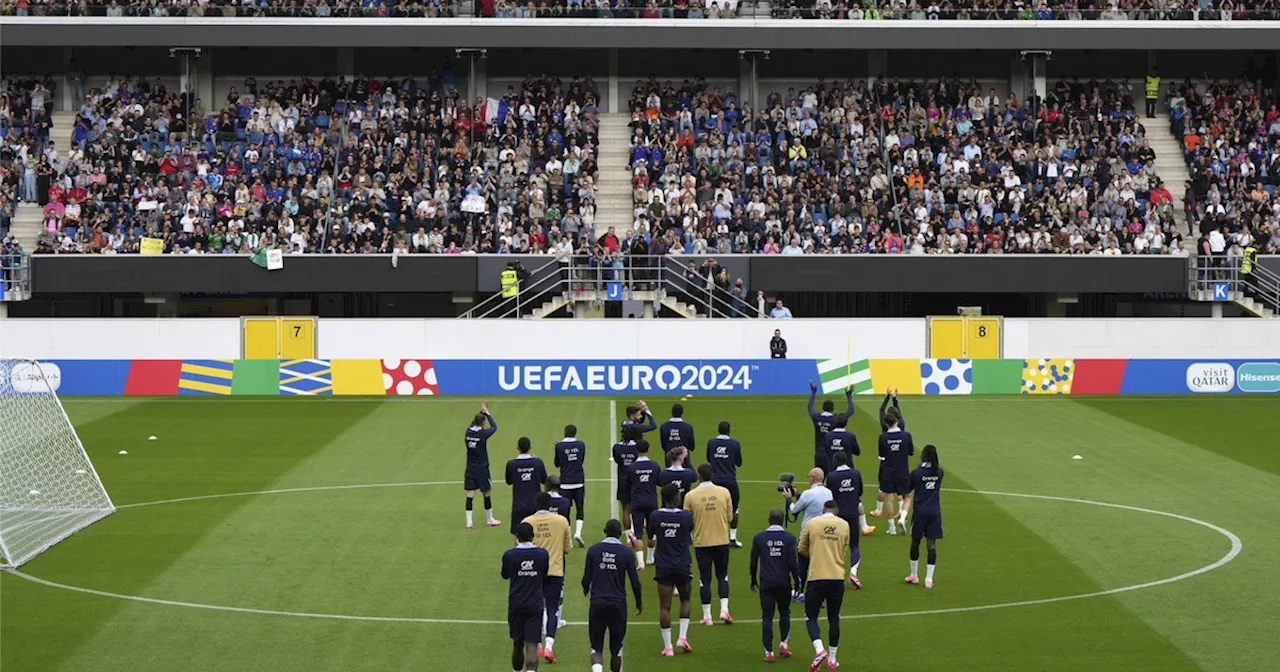 Euro 2024, la Francia trema: &#034;Virus, diversi giocatori ammalati&#034;