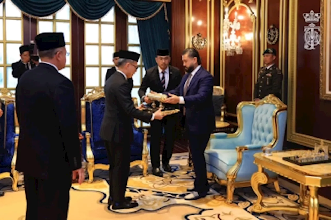 Johor Regent holds audience for presentation of instrument of invitation to King’s coronation