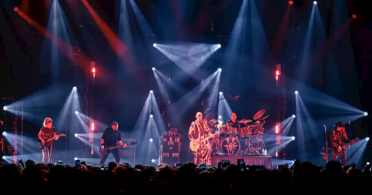 Review: The Smashing Pumpkins and Weezer deliver a ferocious and diverse set