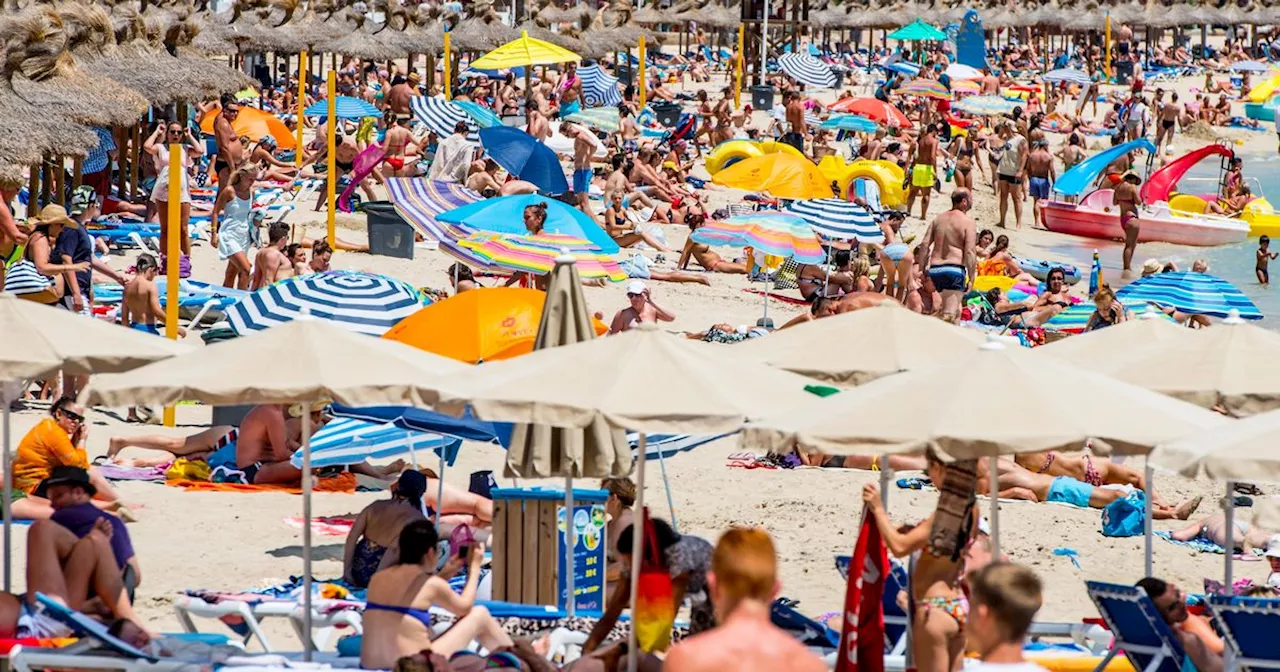 UK holidaymakers in Spain are issued £500 clothing warning