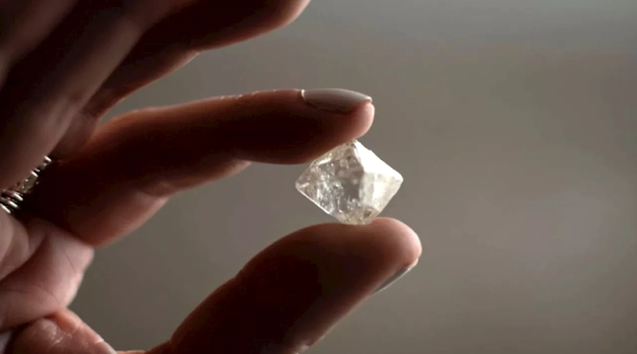 De Beers pivots to natural diamond marketing as split from Anglo American looms