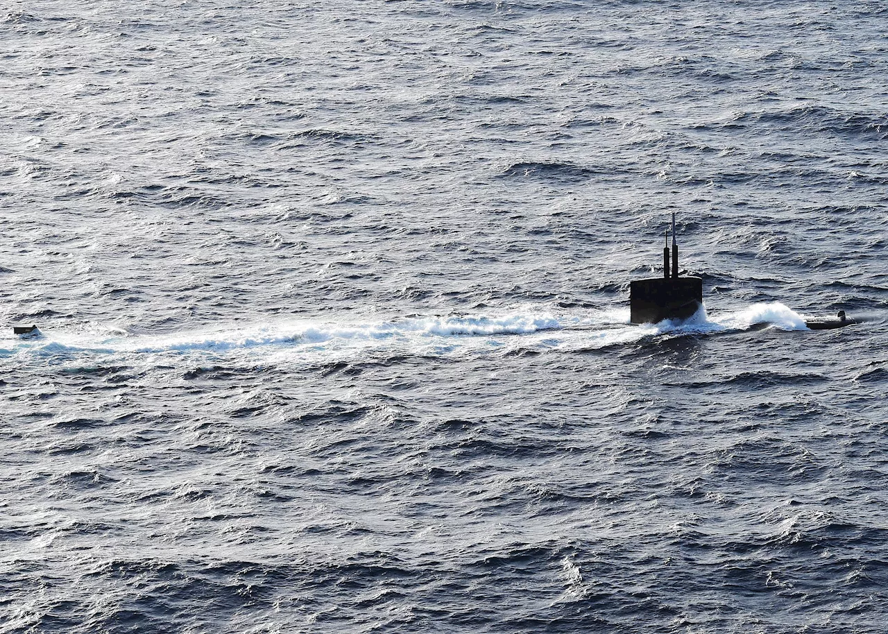 US Nuclear Attack Submarine Surfaces in Cuba Behind Russian Fleet