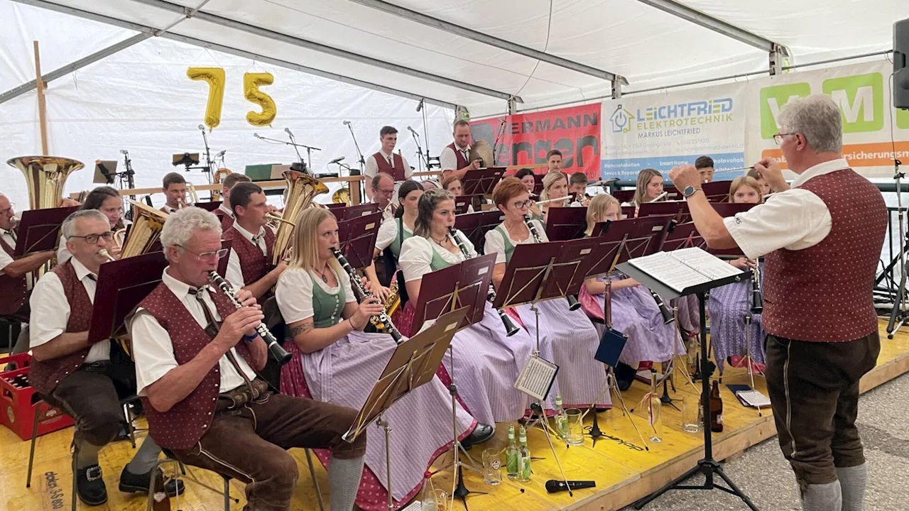 75 Jahre Blasmusik Kogelsbach: Jubiläumsfeier beim Wandertag