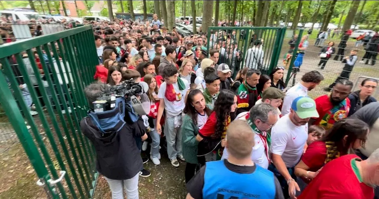 Cristiano Ronaldo im Kreis Gütersloh: ++ Tausende warten im Stadion auf die Stars ++