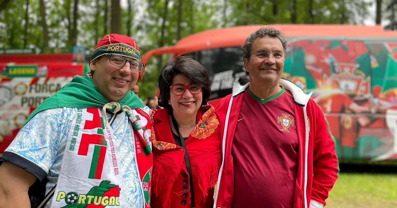 Cristiano Ronaldo im Kreis Gütersloh: ++ Viele Fans warten schon am Heidewald ++