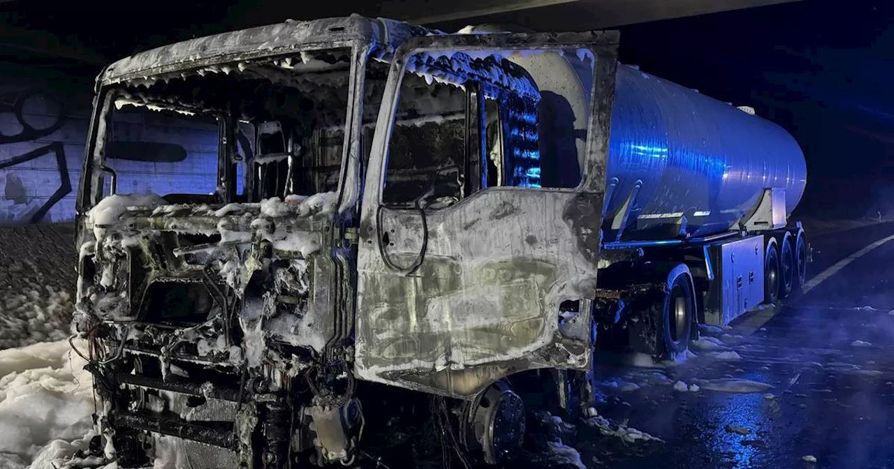 A17 in Dresden​: Tanklastzug mit 36.000 Litern Benzin fängt Feuer ​