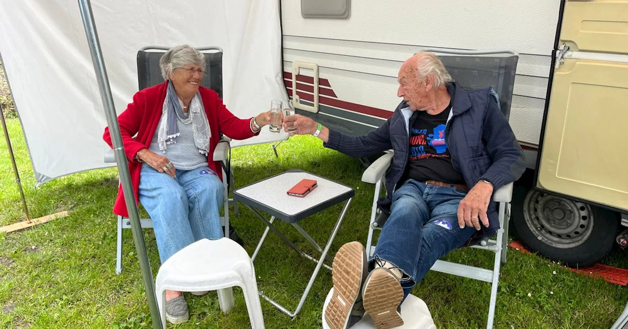 Hoogbejaarden staan volop te swingen op bluesfestival in Grolloo: 'Alles beweegt nog'