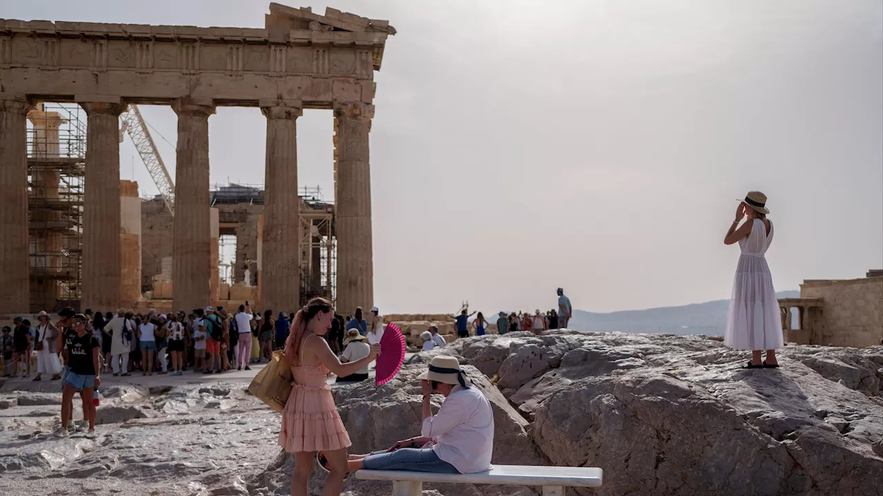 Atenas cierra todos sus monumentos arqueológicos por la ola de calor que azota Grecia