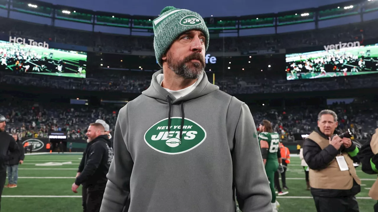 Former NFL QB Gets Real About Aaron Rodgers' Absence From New York Jets